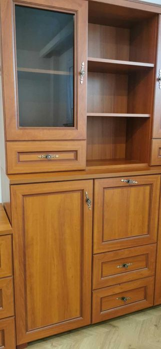 Komoda / witrynka / regał - mebel w bardzo dobrym stanie