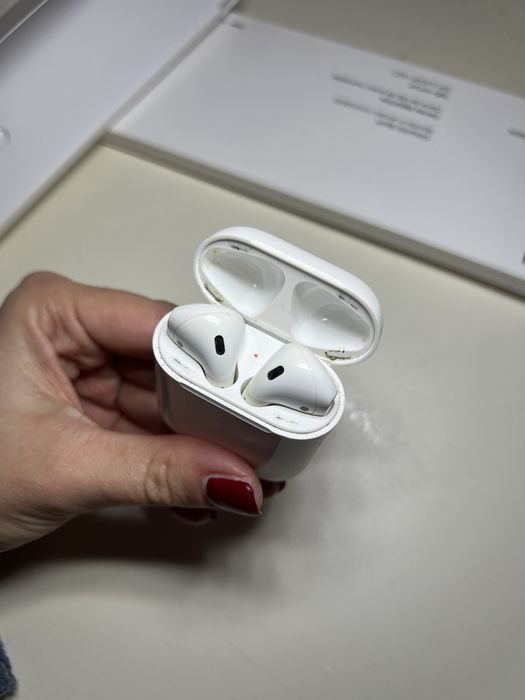 Apple AirPods 1 (оригінал)