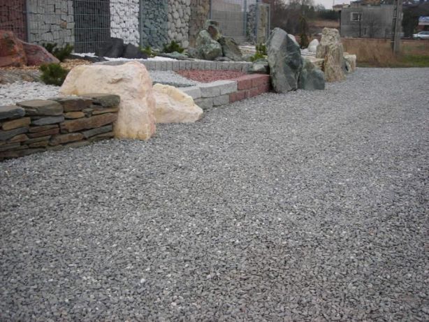 Kliniec skalny kamień grys na parkig drogi żwir piasek kostka brukowa