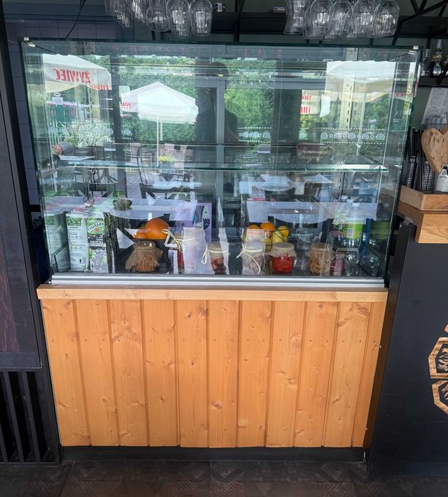 Witryna lada chłodnicza cukiernicza Vertika C-1300