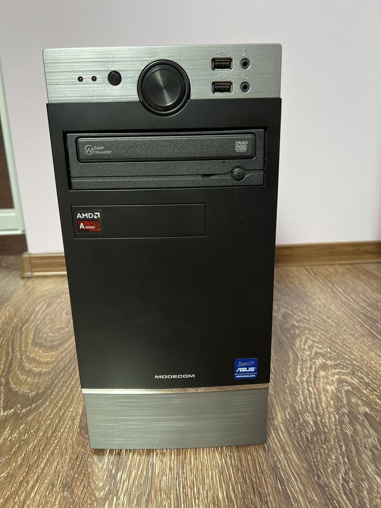 Komputer stacjonarny z Windows 10 PRO