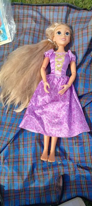 Lalka roszpunka 81cn wysokości