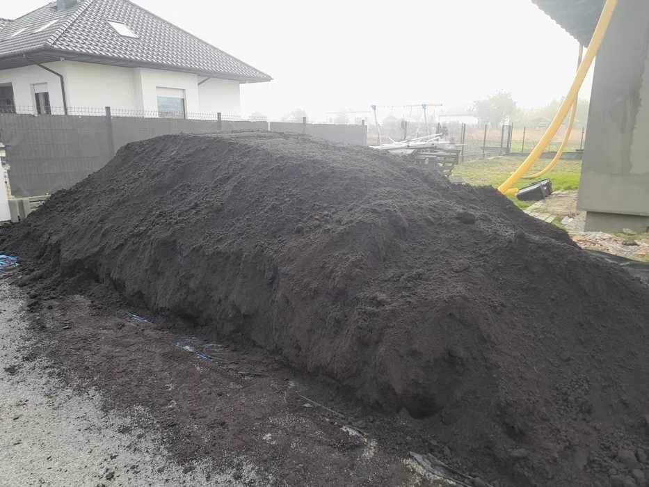 Czarnoziem, ziemia trawnikowa