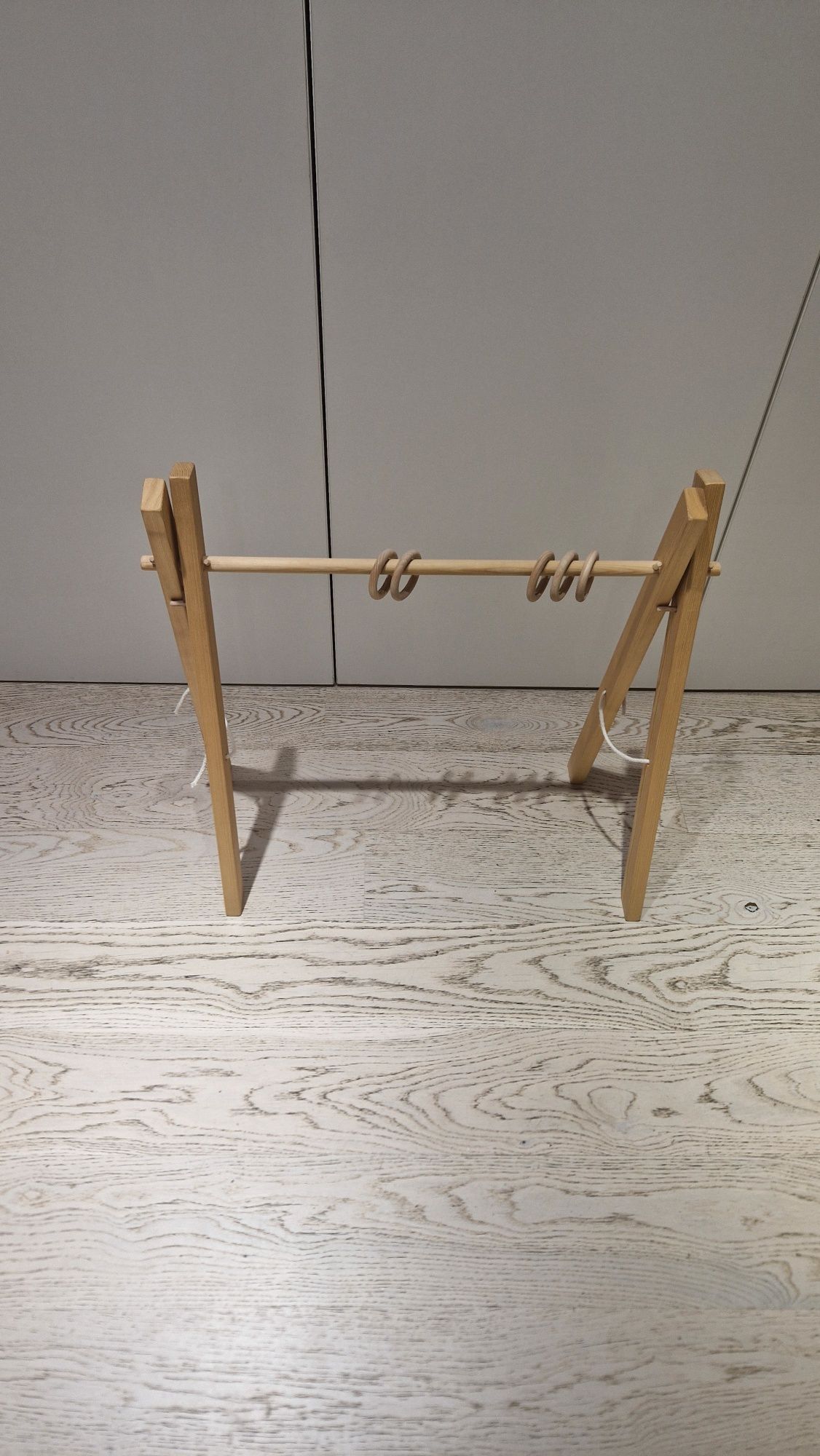 Baby gym, stojak, drewniany, dla dziecka od 0-6 miesiecy