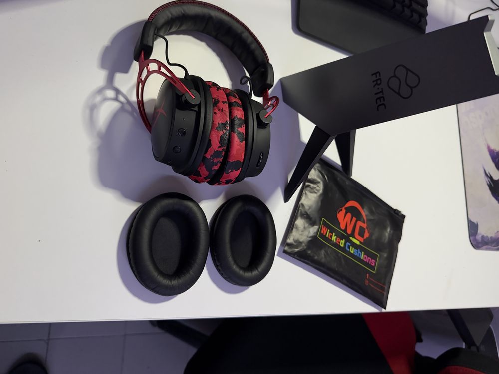 Hyper X Cloud Alpha Wireless + Suporte + Earbuds