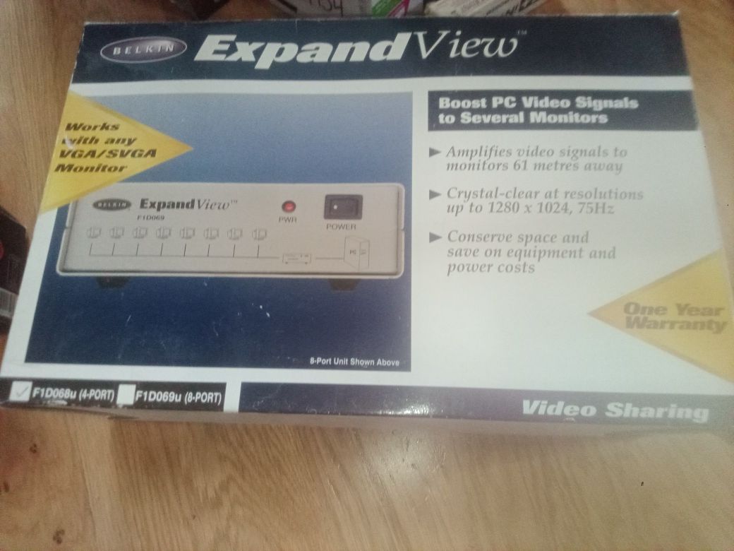 Rozdzielacz obrazu na 4 monitory D-sub ,VGA splitter Belkin - NOWY !