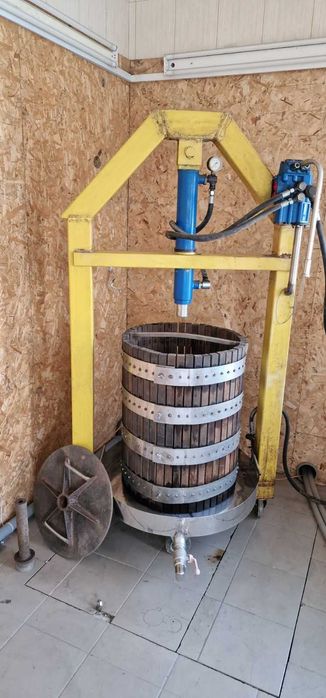 Пресс для винограда гидравлический