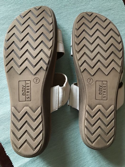 Кожаные шлёпанцы