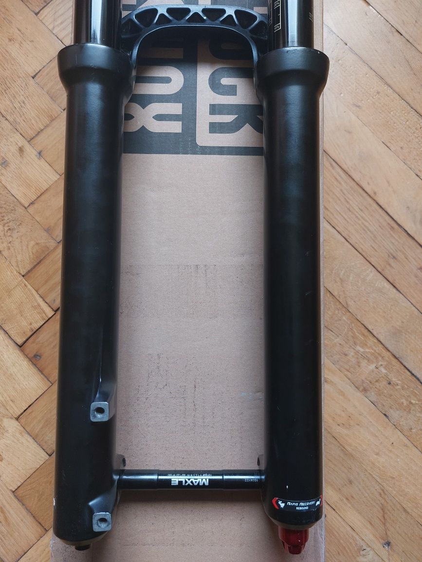 Rock shox yari 180mm 27,5 15x110 debon air