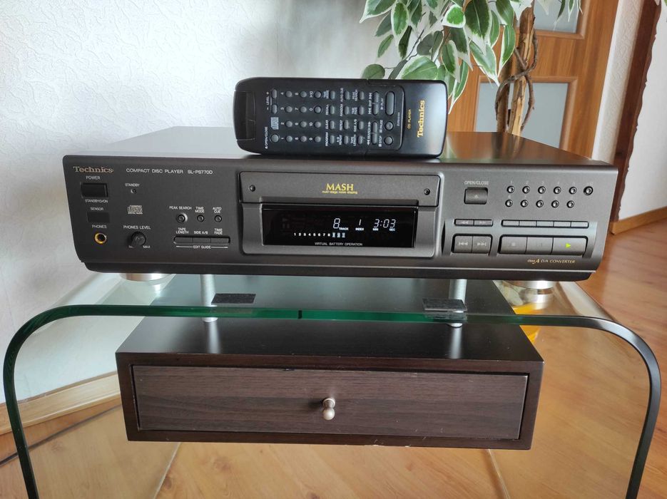 Odtwarzacz CD Technics SL-PS770D i pilot