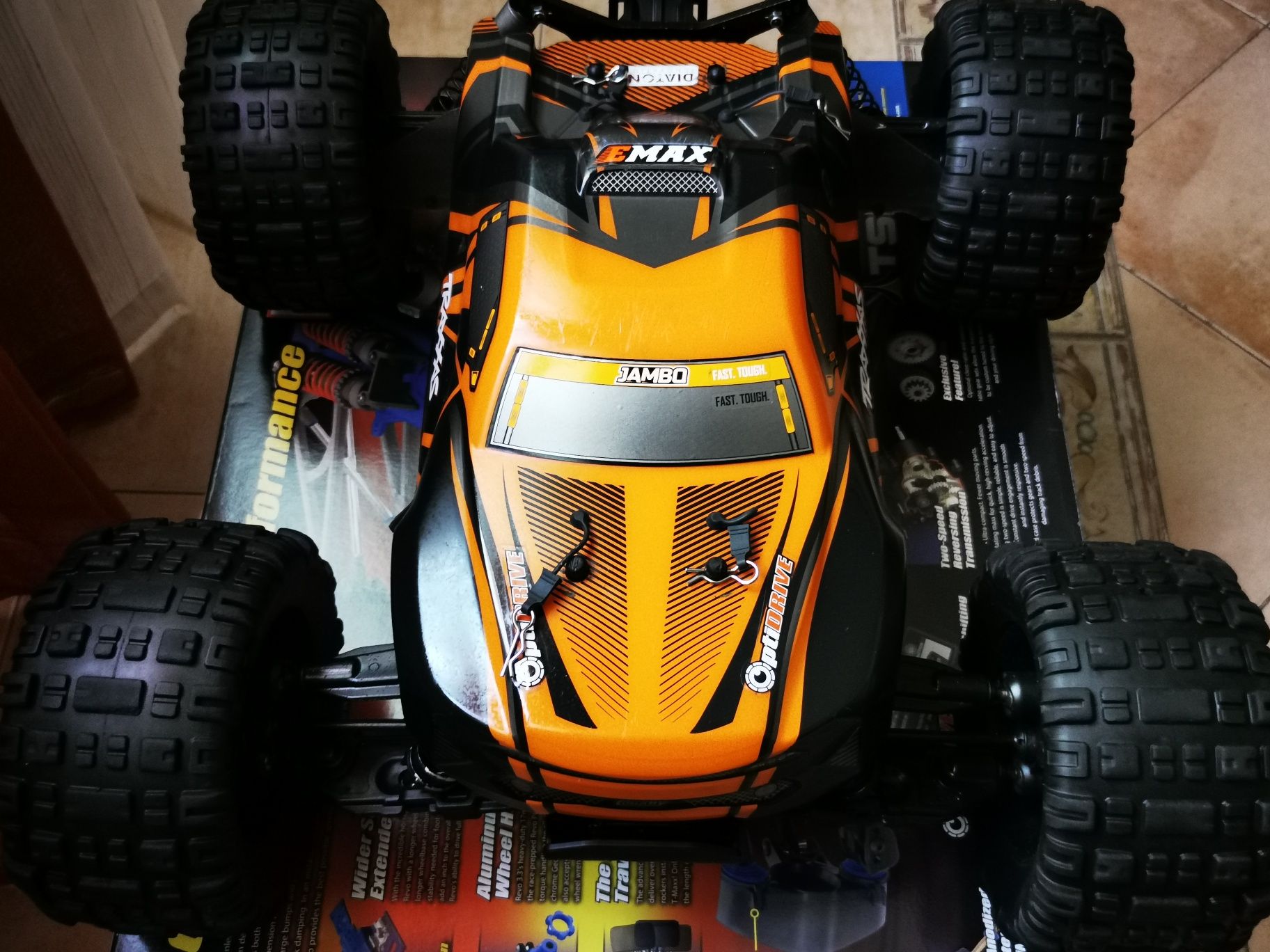 Carro Corally Jambo rc