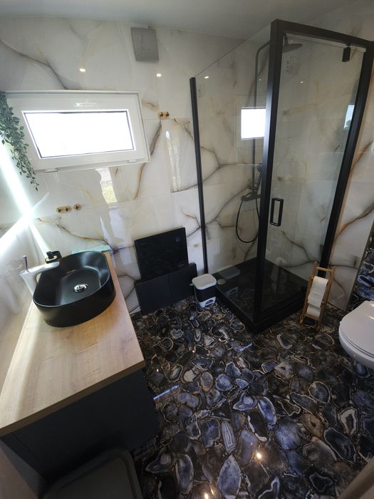 Domek nad jeziorem,JACUZZI I SAUNA,własna linia brzegowa