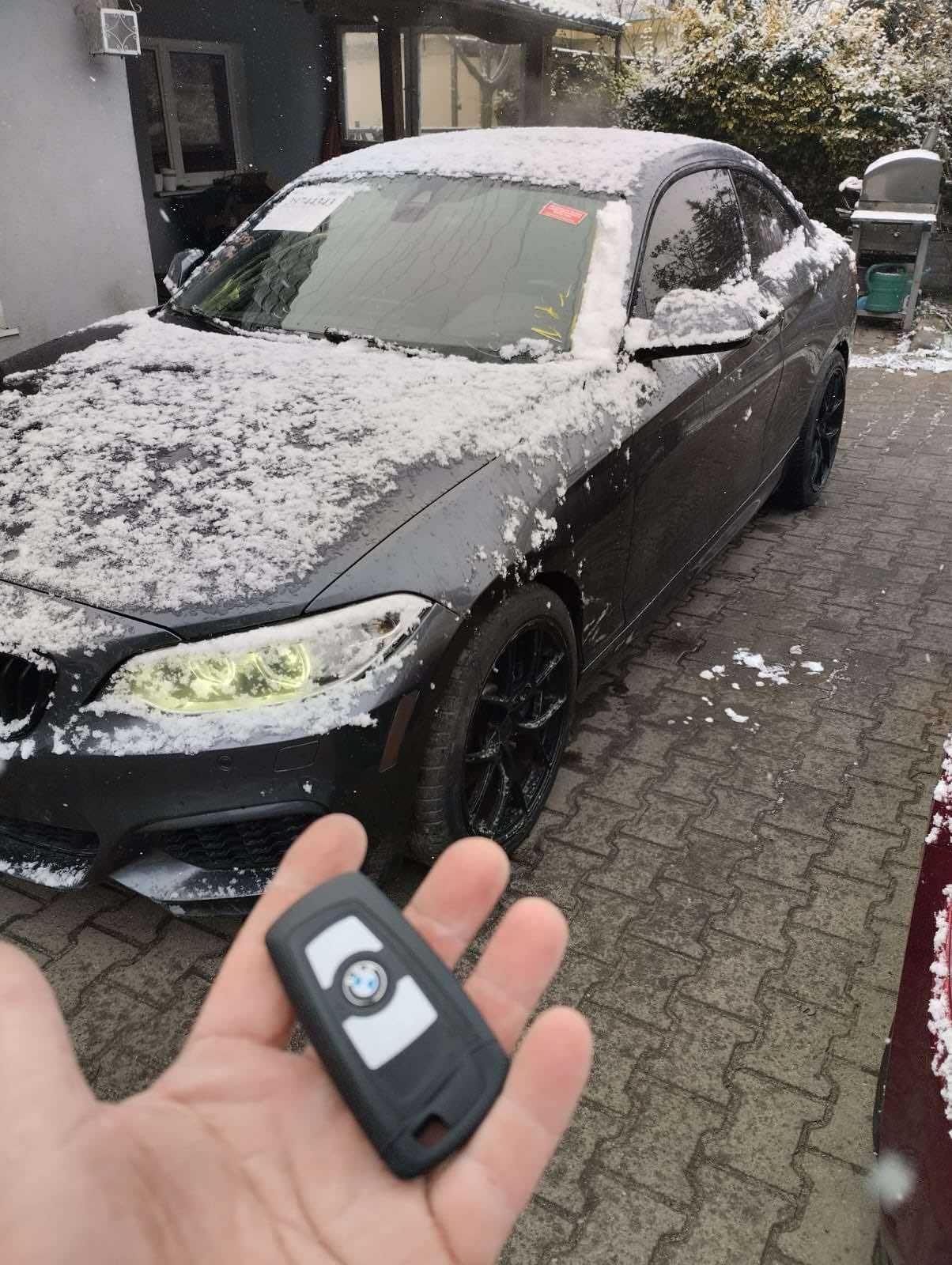 Mobilny serwis - naprawa stacyjek, dorabianie kluczy po zagubieniu.