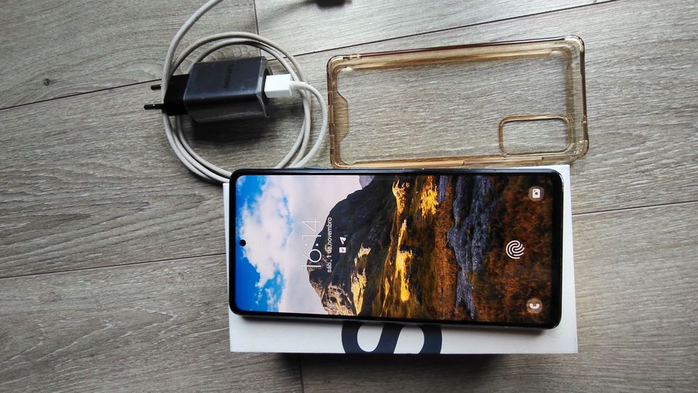 Telemovel Samsung Galaxy S20 FE 5G  em perfeito estado