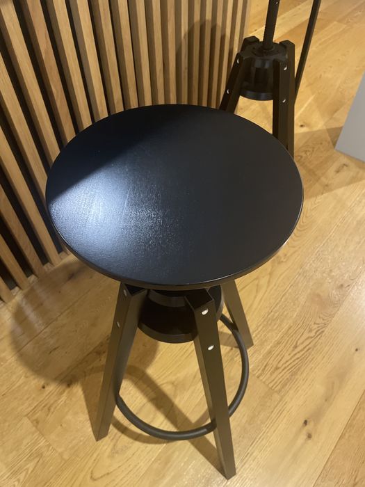 Krzesla barowe wyspowe Dalfred IKea