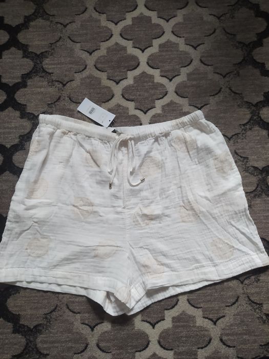 Krótkie spodenki szorty letnie muślin George z kieszeniami nowe