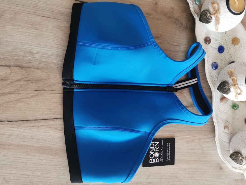 Bondi born Windsurfer Góra od bikini ocean blue