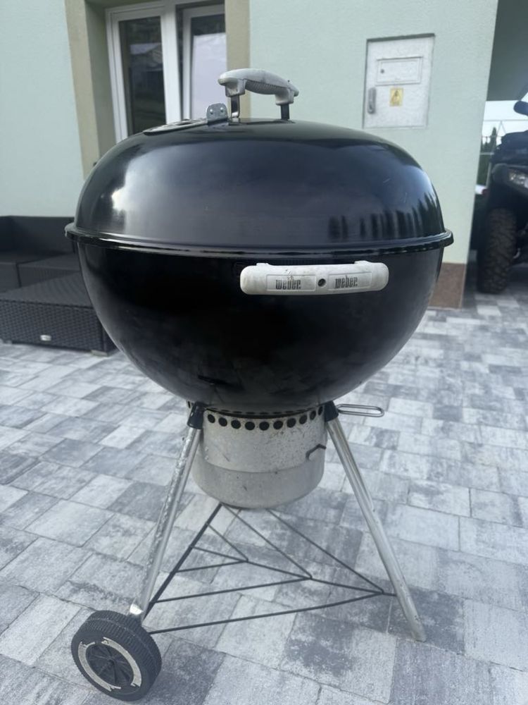 Grill węglowy Weber 57cm użyty kilka razy, jak nowy