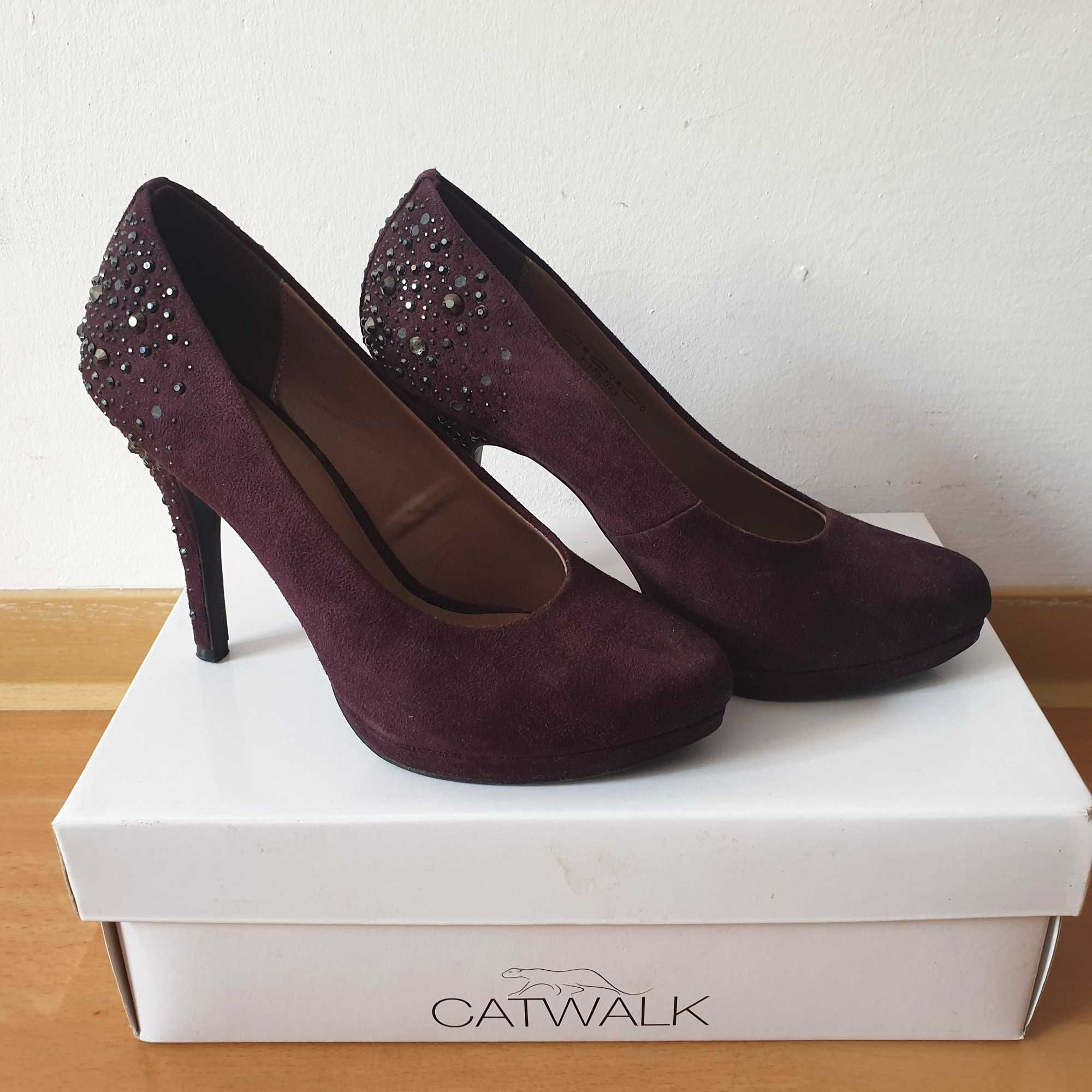 Czółenka, szpilki Catwalk (Deichmann) kolor śliwka/ fiolet; rozmiar 37