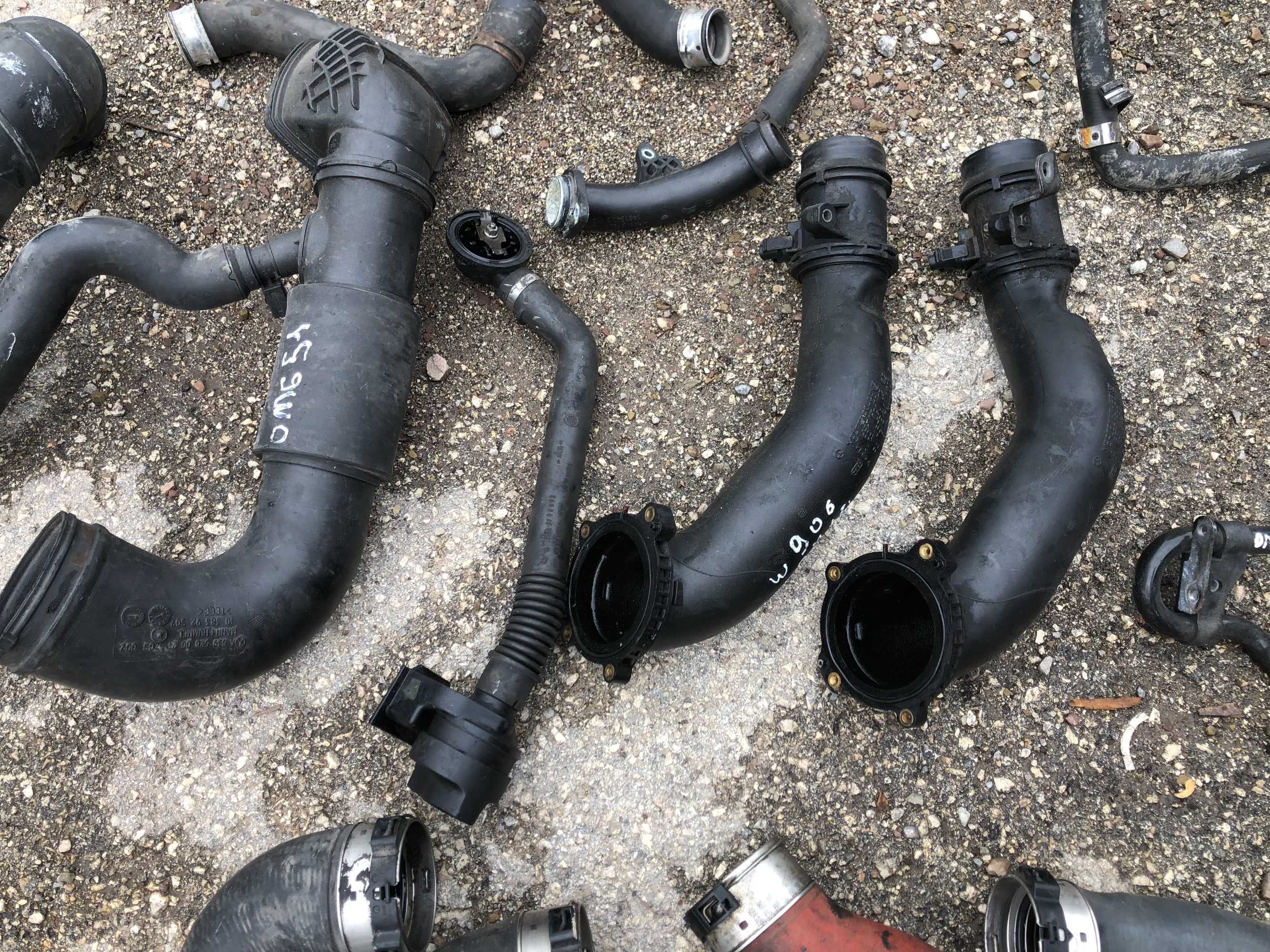 Патрубок інтеркуллера водяний Mercedes Sprinter W906 W639 OM651
