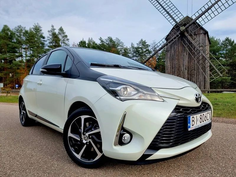 Toyota Yaris Salon PL Automat I wł niski przebieg