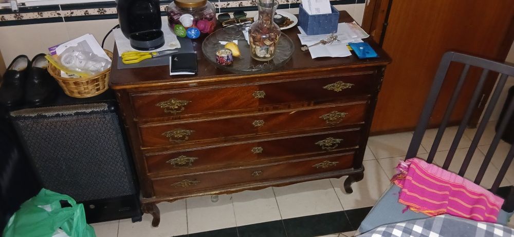 Cómoda Madeira Antiga