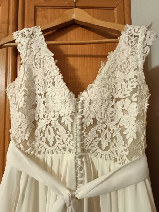 Suknia ślubna 38/40 M/L