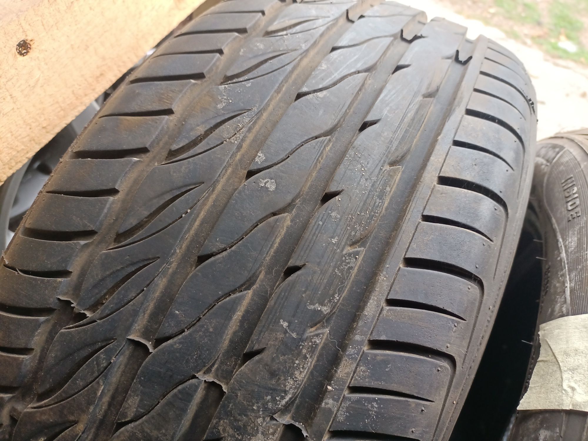 Opony wielosezonowe 235/50 R18 2szt 2020r