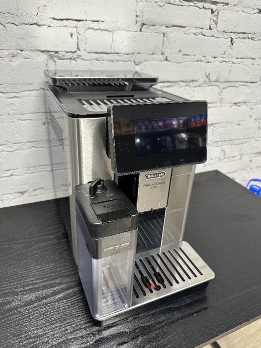 Кавомашина DeLonghi primadonna soul кавоварка