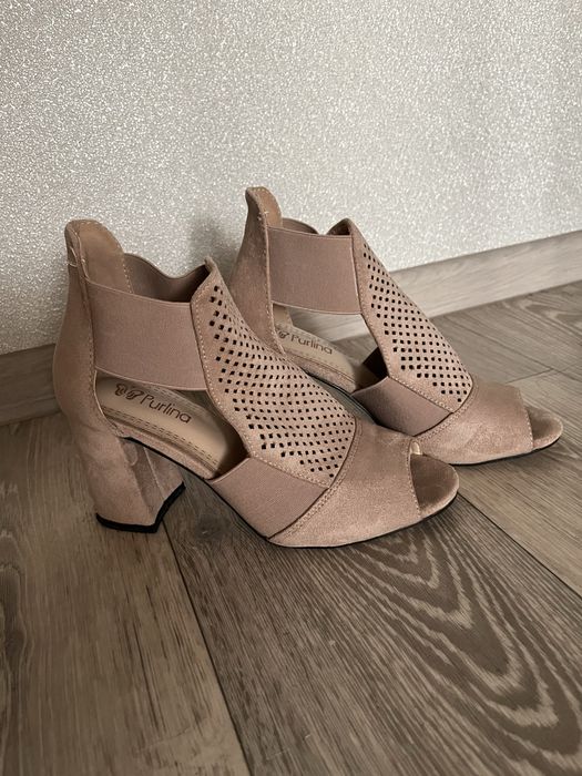 Босоніжки мʼякі з резинками