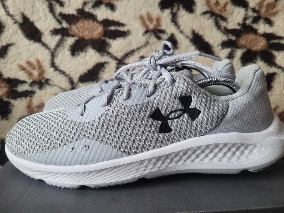 Super lekkie buty biegania trening UA Charged Pursuit 3 wkł.28,5 cm