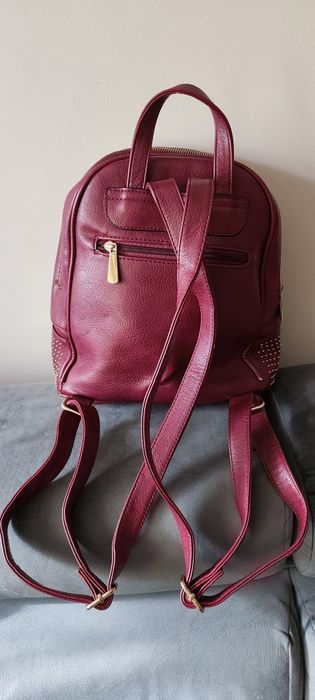 plecak Michael Kors
w środku kieszonka zamykana i dwie przegródki