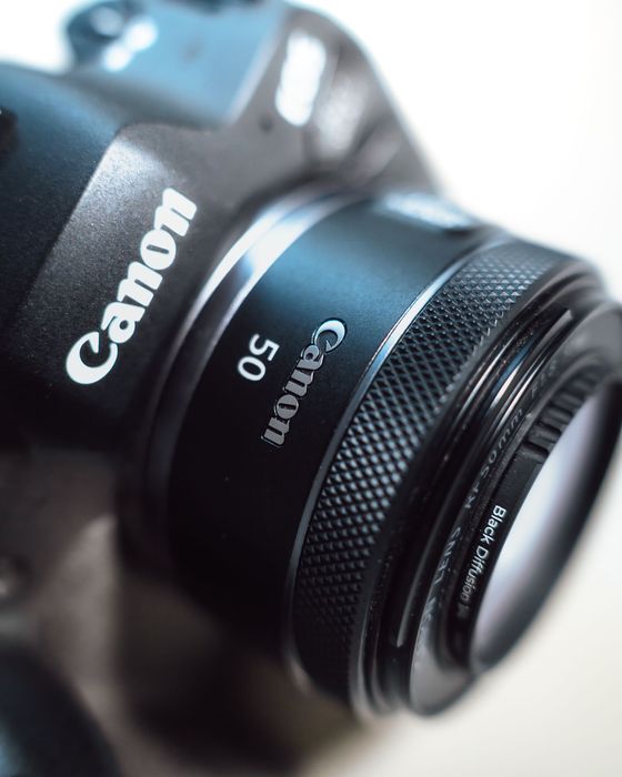 CANON RF 50mm f/1.8 STM