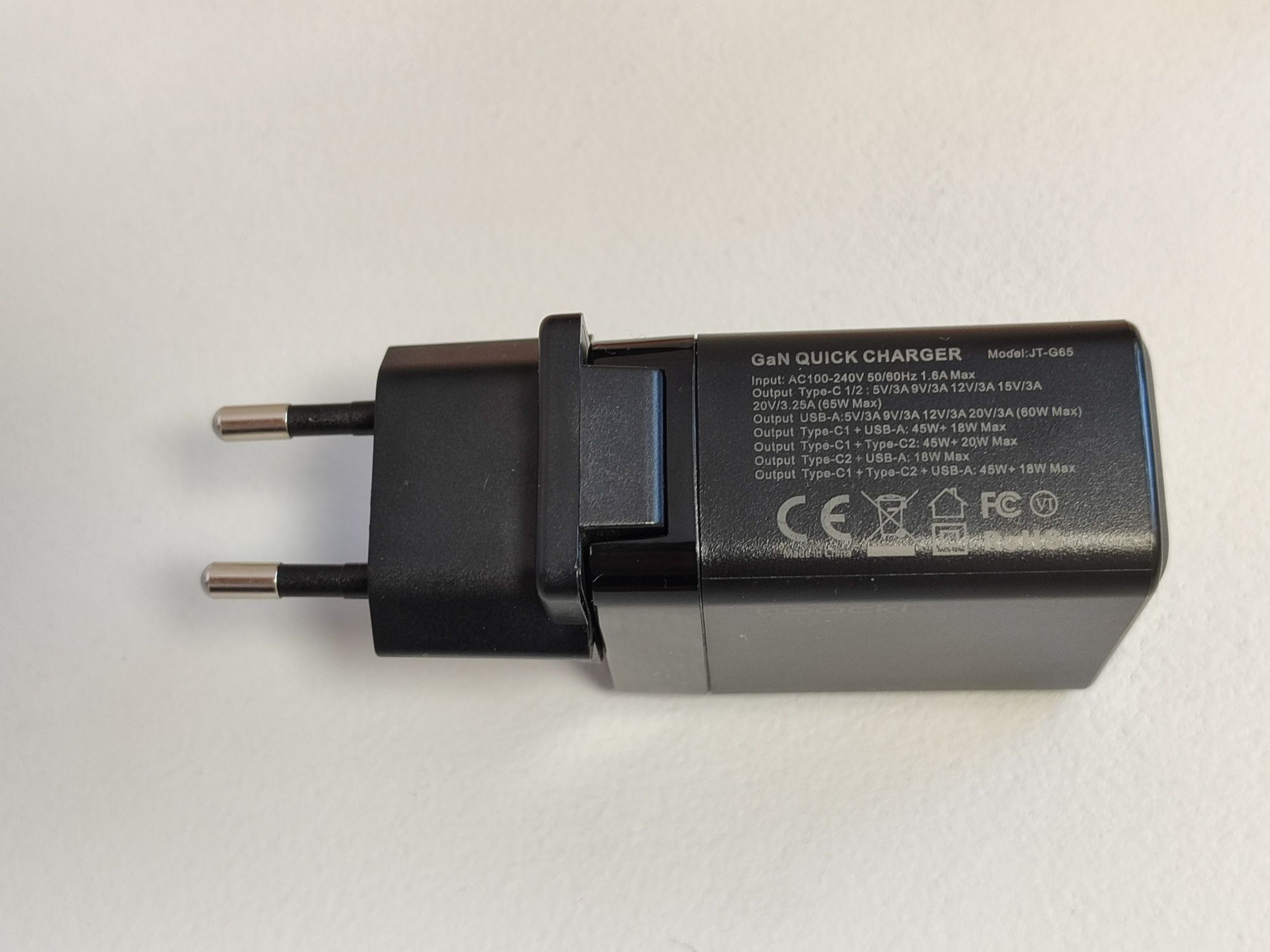 Зарядка для ноутбука телефона toocki 65w чорна зарядний пристрій baseu