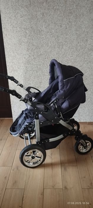 Продам коляску 3 в 1