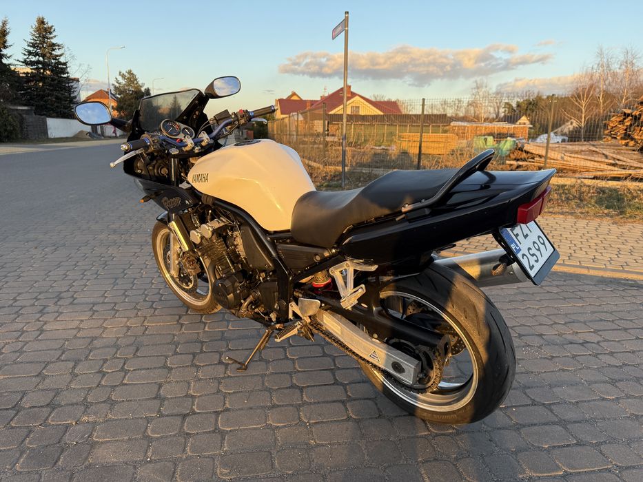Yamaha FZS 600 Fazer