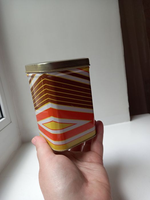 Різні ємності кухонні для сипучих