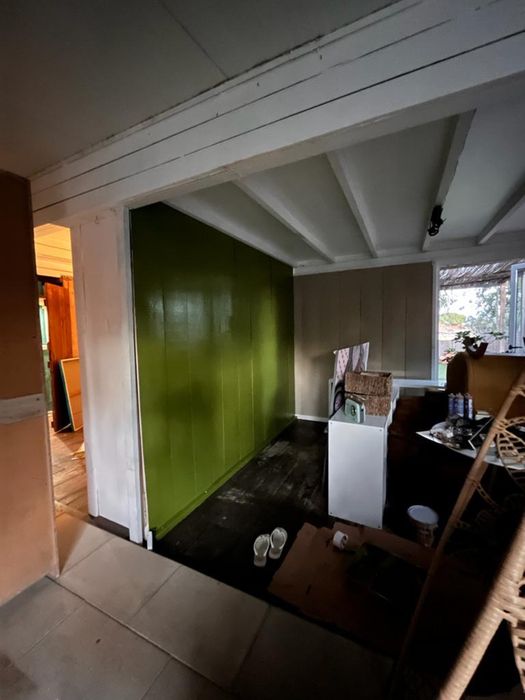 Pinturas e pequenos serviços.