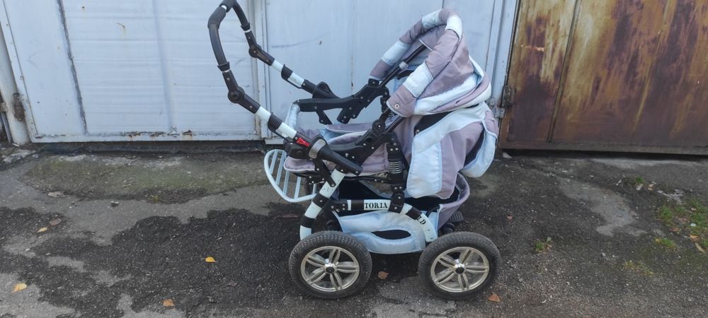 Дитяча коляска майже нова