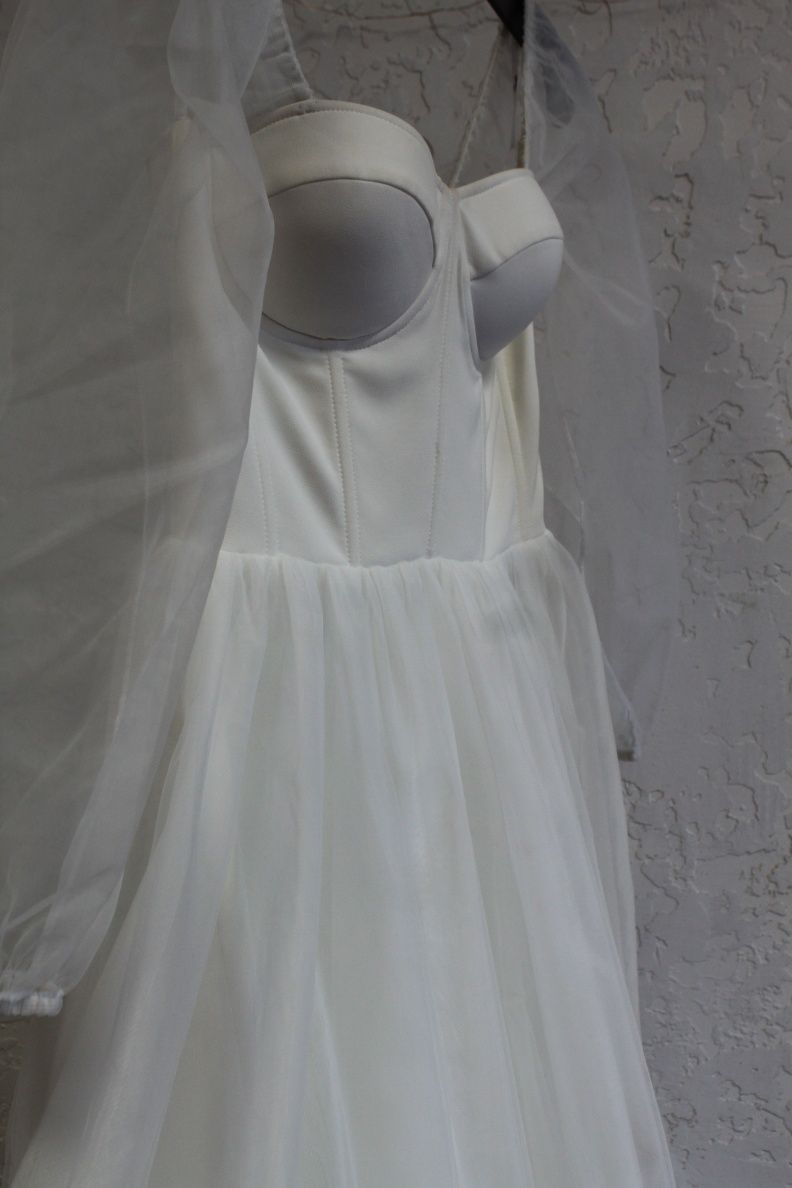Весільна Сукня Міді М
