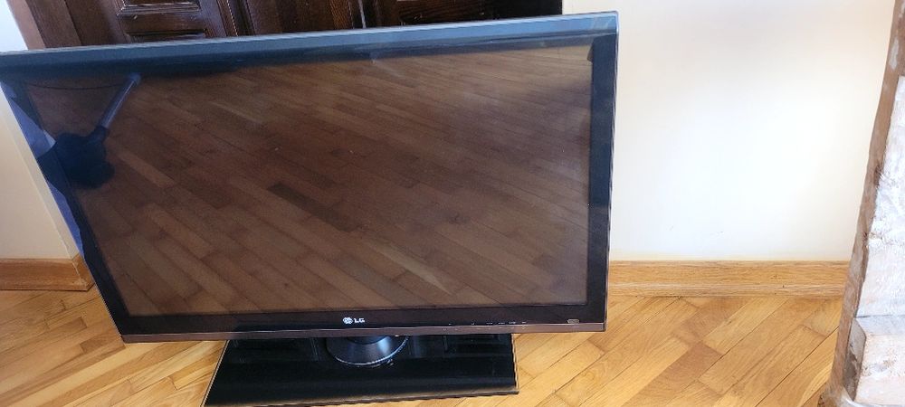 Телевізор LG 32SL8000