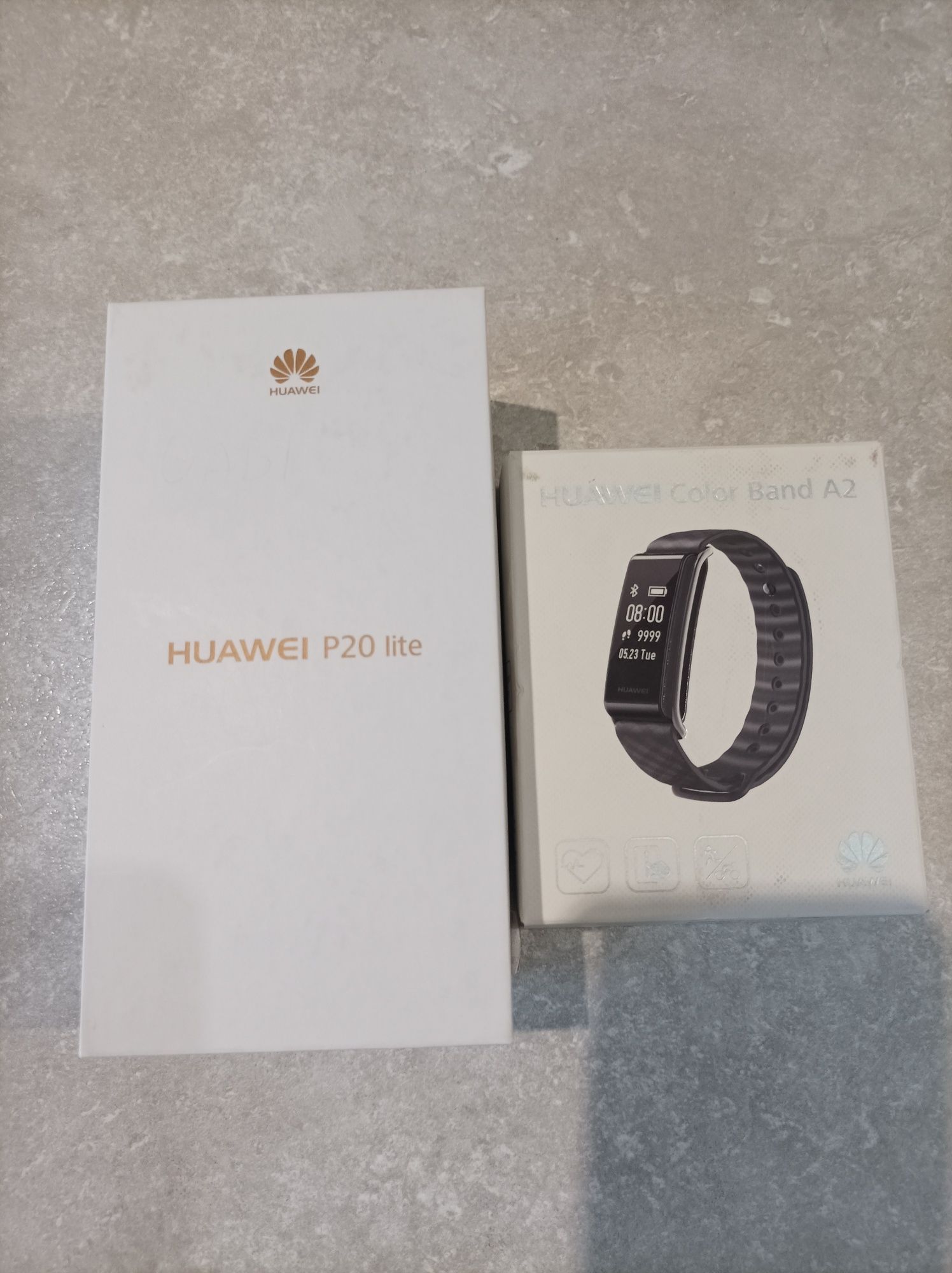 Huawei P20 Lite 4GB RAM/64GB +opaska Huawei Color Band A2