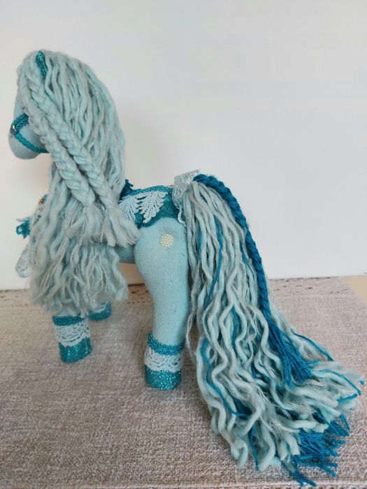 Коник ручної роботи