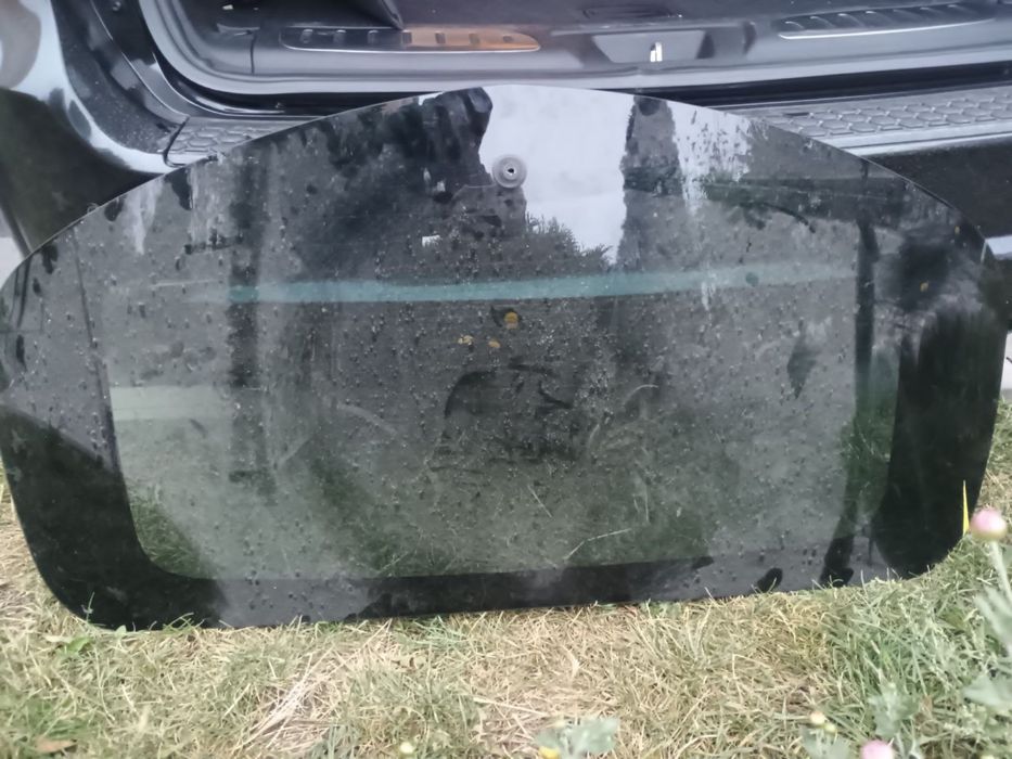 Скло заднє, скло кришки багажника Dodge Hornet