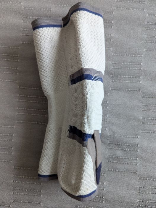 BORT Osgood-Schlatter наколенник, фиксатор коленного сустава. L3