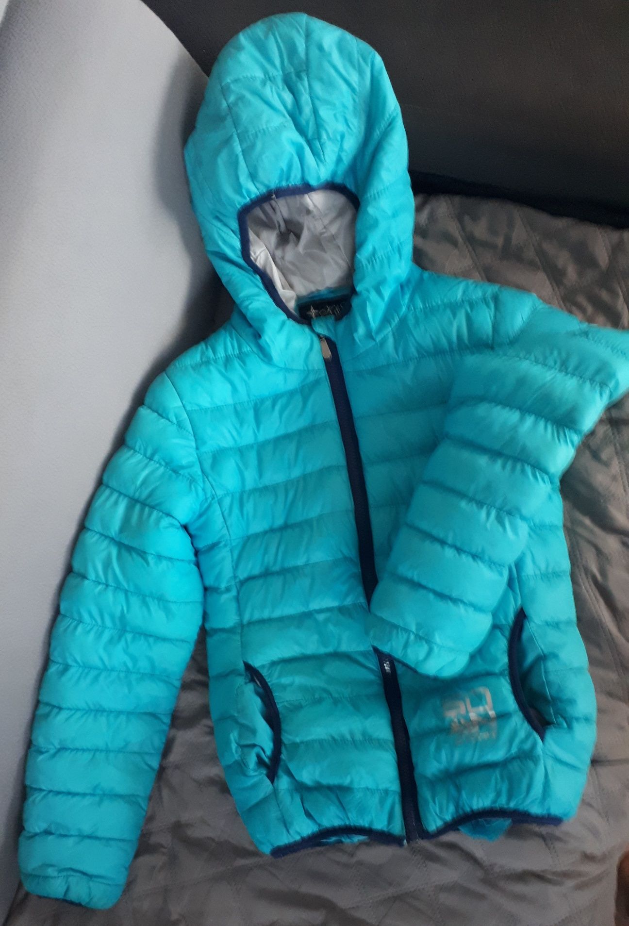 Niebieska kurtka zimowa dziecięca
