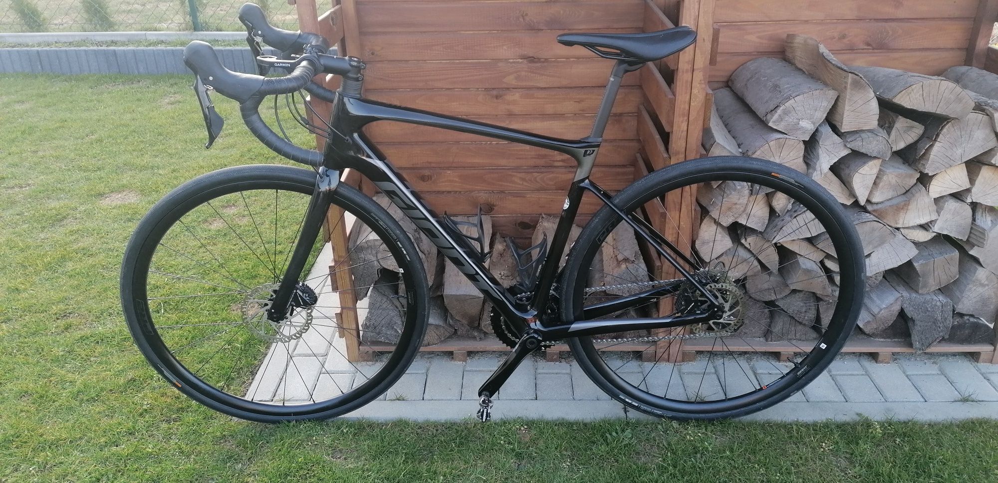 Giant Defy Advance 2 "M"