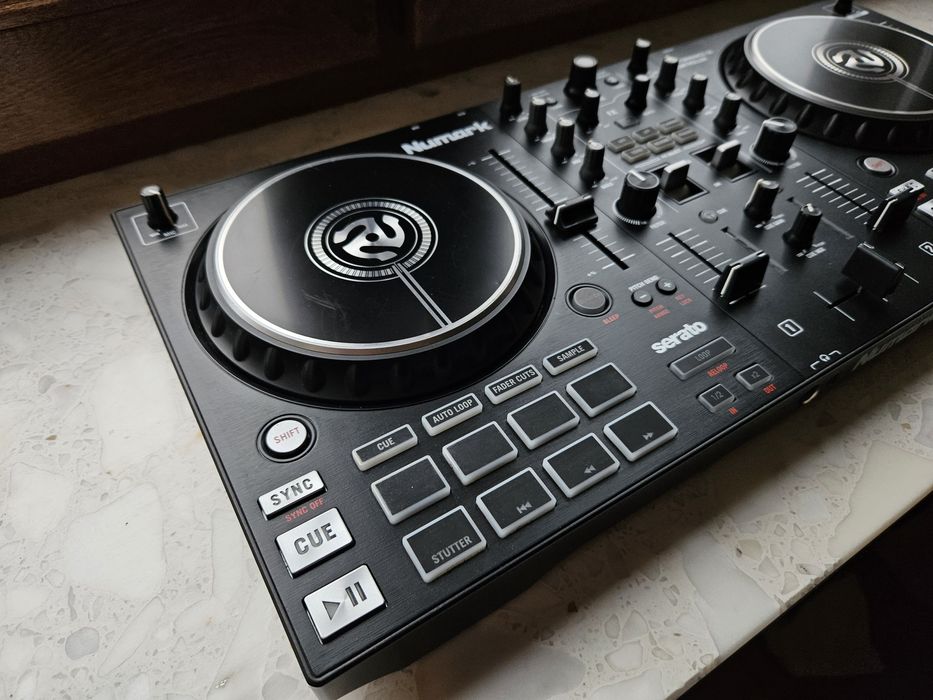 Konsola Numark Mixtrack Pro FX