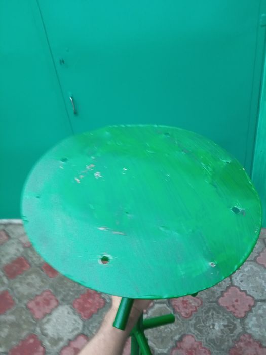 Продам триногу  для новогодней елки