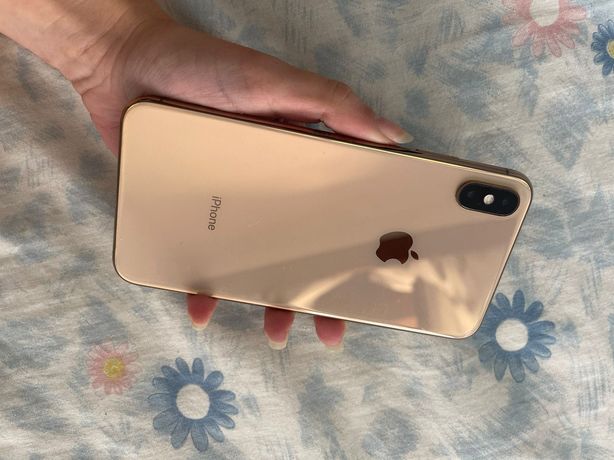 Iphone Xs max gold
